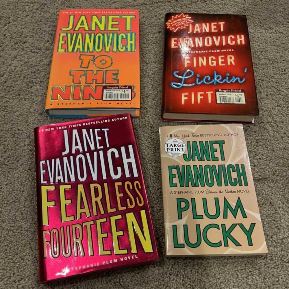 4 JANET EVANOVICH BOOKS - 3 HARDBACK AND 1 SOFTCOVER